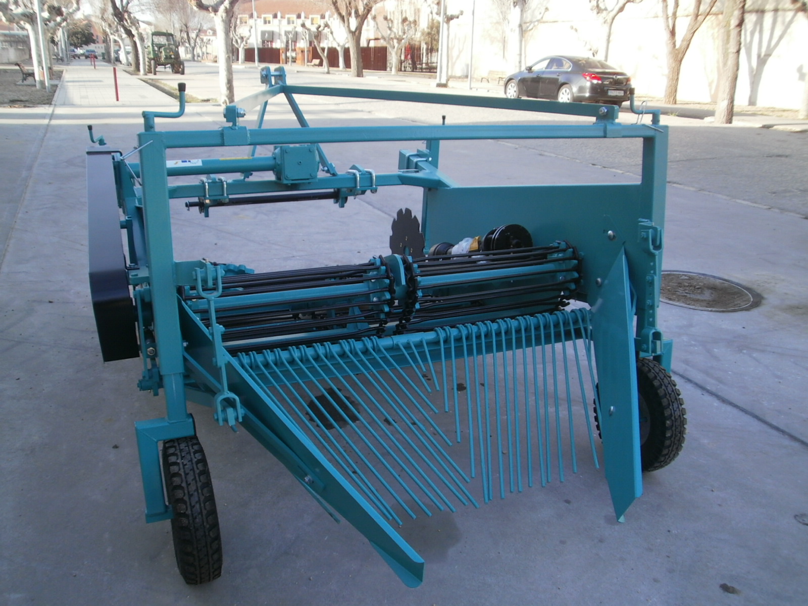 ARRANCADORA DE PATATAS 2 Y 4 FILAS.