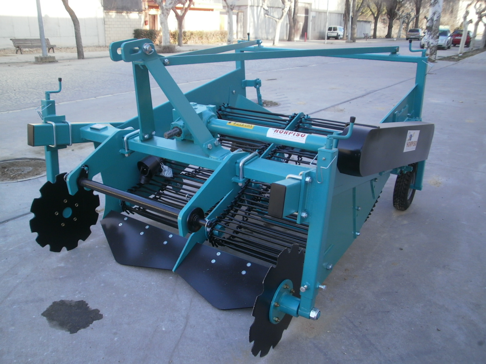 ARRANCADORA DE PATATAS 2 Y 4 FILAS.