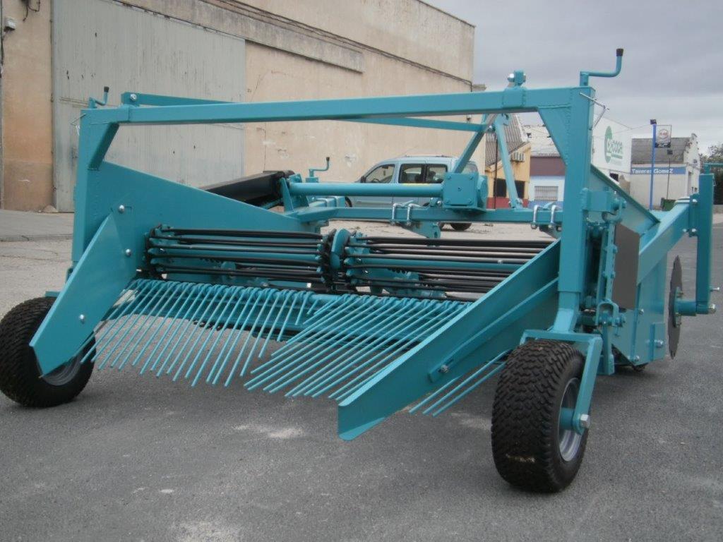 ARRANCADORA DE PATATAS 2 Y 4 FILAS.