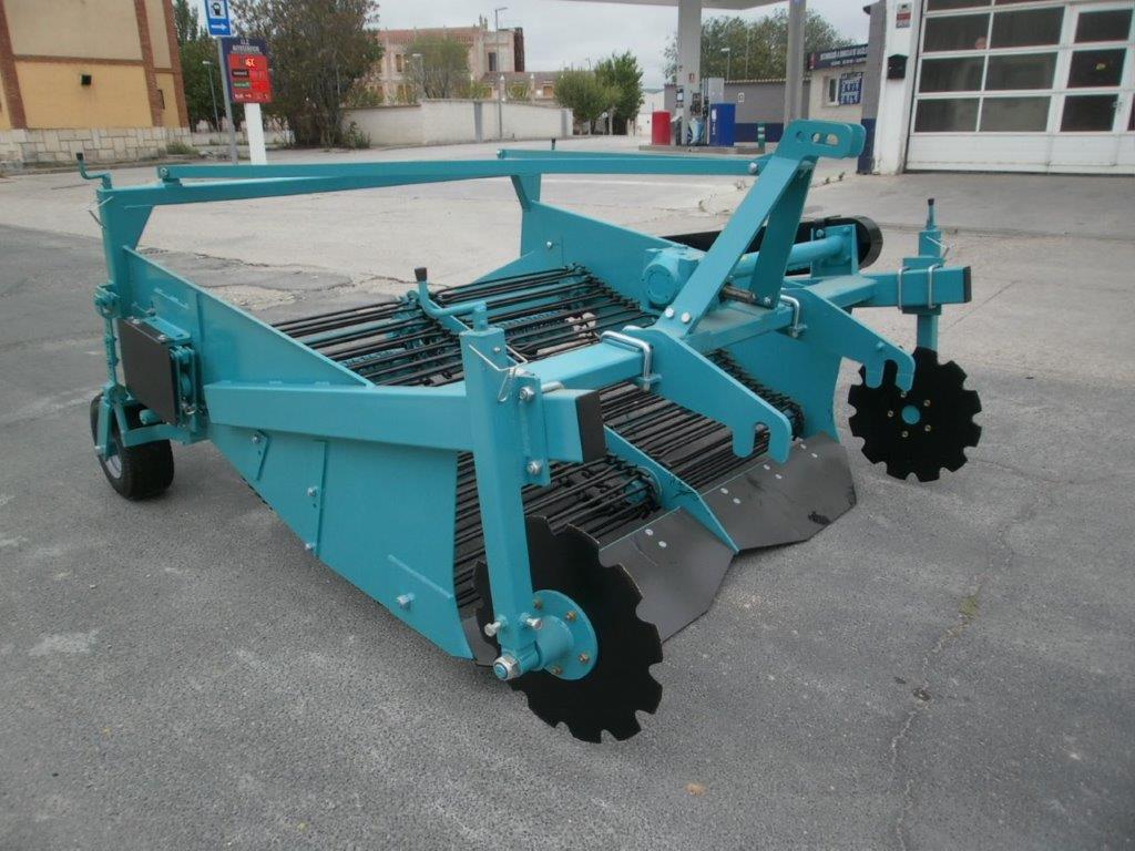 ARRANCADORA DE PATATAS 2 Y 4 FILAS.